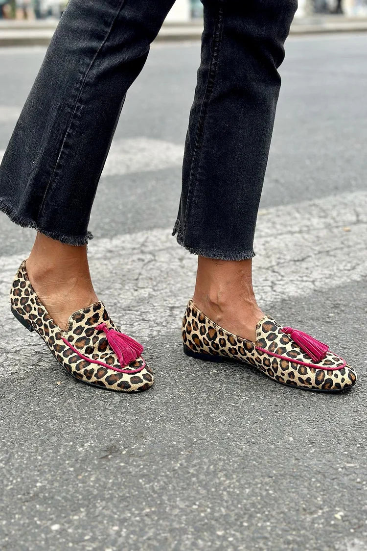 Rosalie - Mocassim de Leopardo com Bico Redondo e Borla