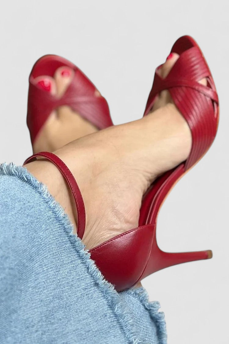 Sandália com salto stiletto feminino