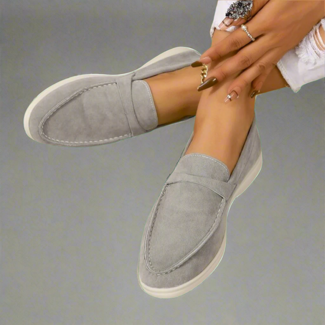 Ava - Mocassim Casual de Sola Grossa com Costura Aparente