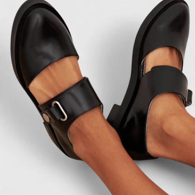 Íris – Sapatos retro com fivelas e salto estável
