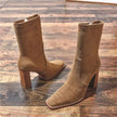 Mila – Botas de salto largo e biqueira quadrada