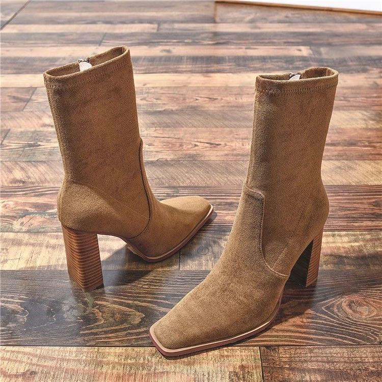 Mila – Botas de salto largo e biqueira quadrada