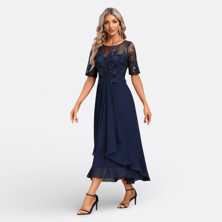 Mariana - Vestido de Renda e Manga Curta