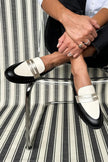 Willow - Mocassim Bicolor com Tira Frontal Metalizada