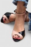 Sapatos de salto médio com tira no tornozelo feminino