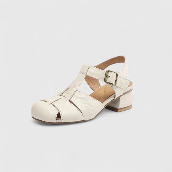 Marisa – Sapatos recortados em pele com salto baixo