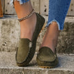 Linda - Mocassim de Condução com Costura Aparente e Detalhe Metálico