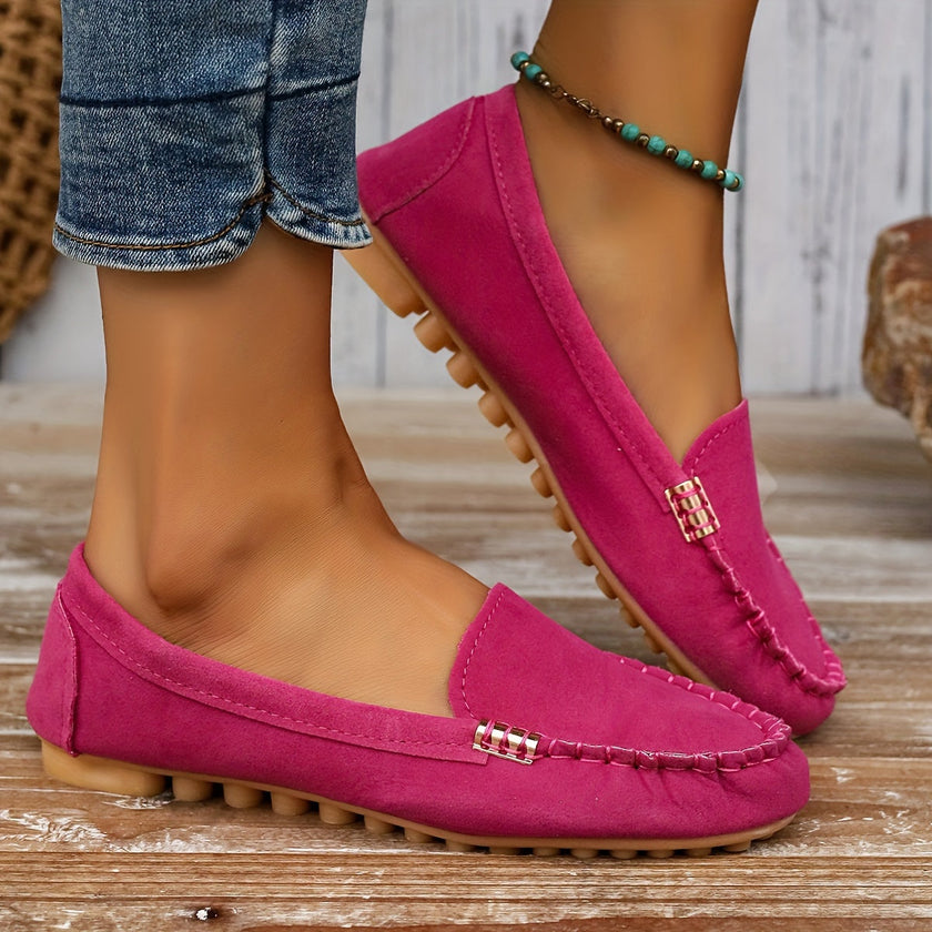Linda - Mocassim de Condução com Costura Aparente e Detalhe Metálico