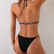 Conjunto de biquíni de dois peças com decote halter estampado de leopardo