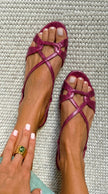 Amora – Sandálias slingback com efeito serpente