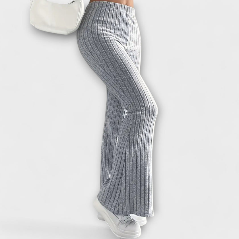 Calças largas com estilo feminino