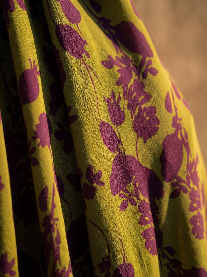 Violeta | Vestido Maxi Botânico com Decote Cruzado
