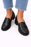 Evana - Mocassim Clássico com Tira Frontal e Sola Robusta