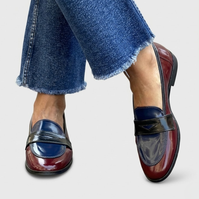 Tilly - Mocassim Envernizado com Gáspea Contrastante
