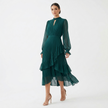 Mariana | Vestido Plissado com Mangas Fluídas e Folhos Assimétricos