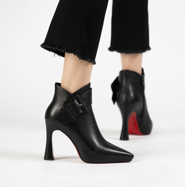 Penélope – Botins de salto alto com fivela
