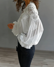 Laceva | Blusa com Renda Floral e Mangas Lanternas