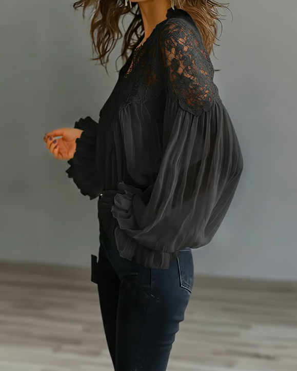 Laceva | Blusa com Renda Floral e Mangas Lanternas