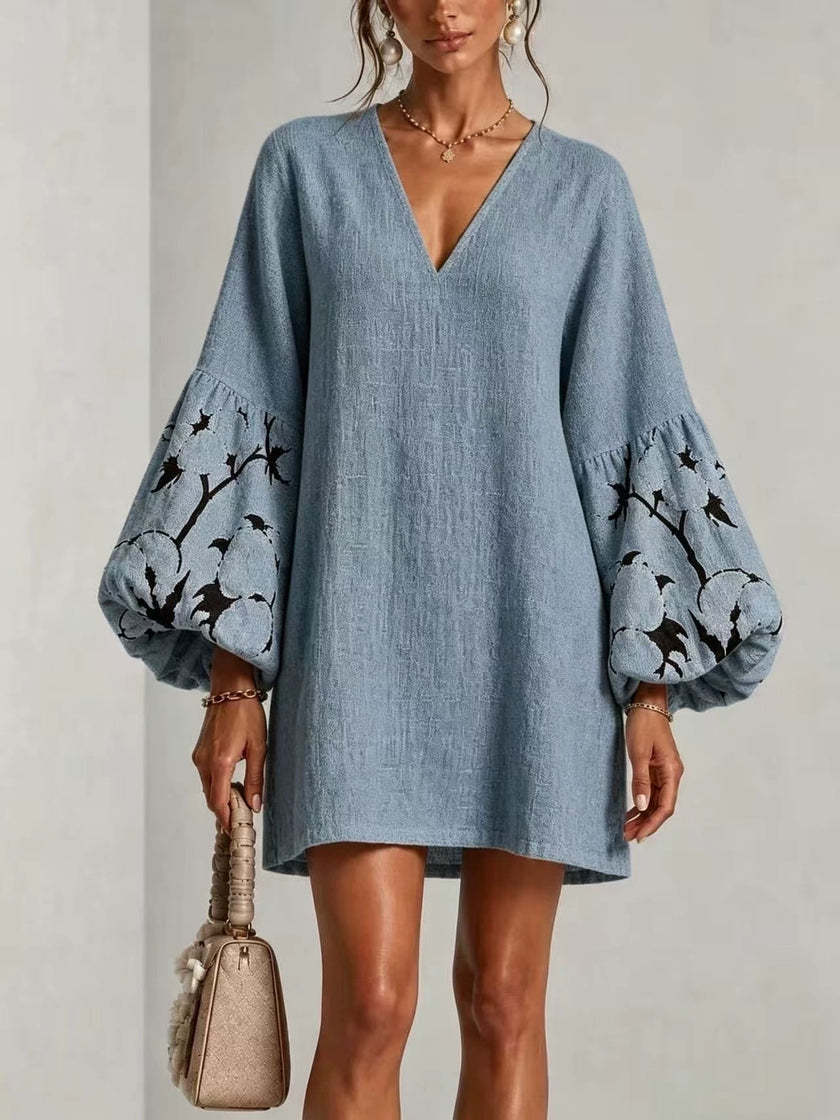 Carolina — Vestido Curto com Decote em V e Mangas Balão Estampadas