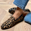 Adrianna - Mocassim de Leopardo com Bico Quadrado e Bridão