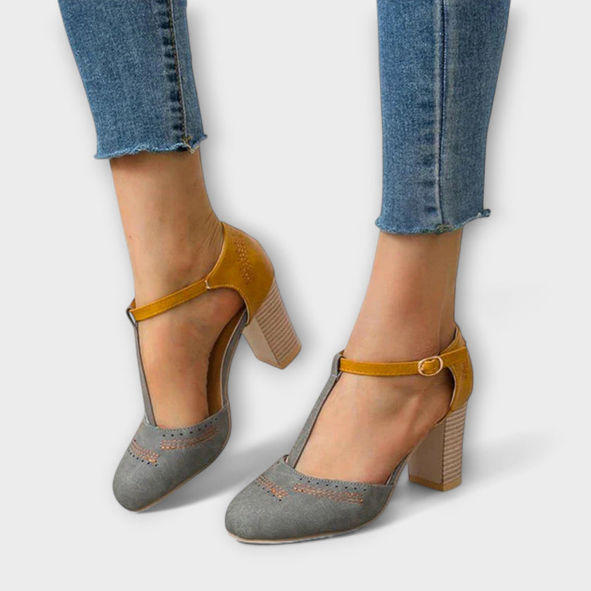 Noemi – Sapatos de salto com tira em T