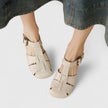 Marisa – Sapatos recortados em pele com salto baixo