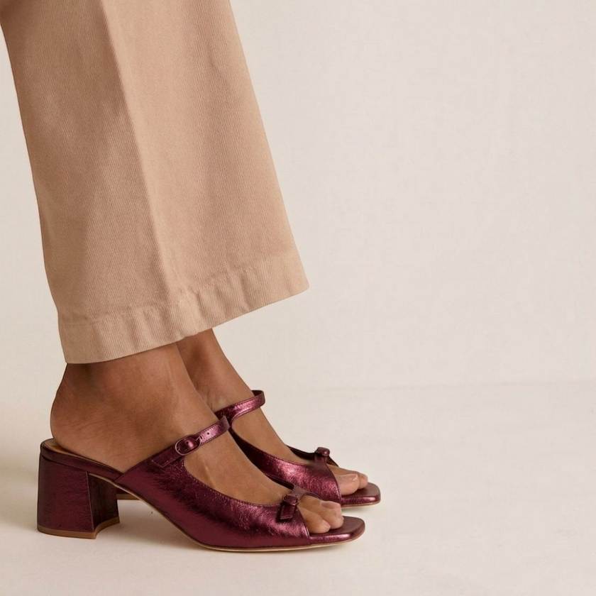 Fabiana – Sandálias de salto bloco com brilho elegante