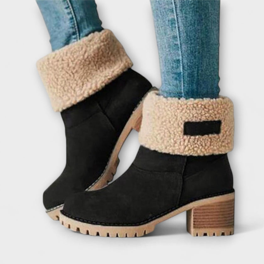 Noélia – Botas de cano médio com linhas elegantes