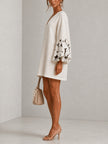 Carolina — Vestido Curto com Decote em V e Mangas Balão Estampadas