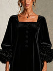 Celina — Vestido Curto com Decote Quadrado e Punhos com Folhos