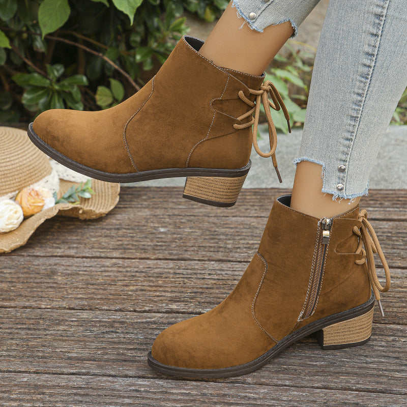 Núria – Botins clássicos de salto largo