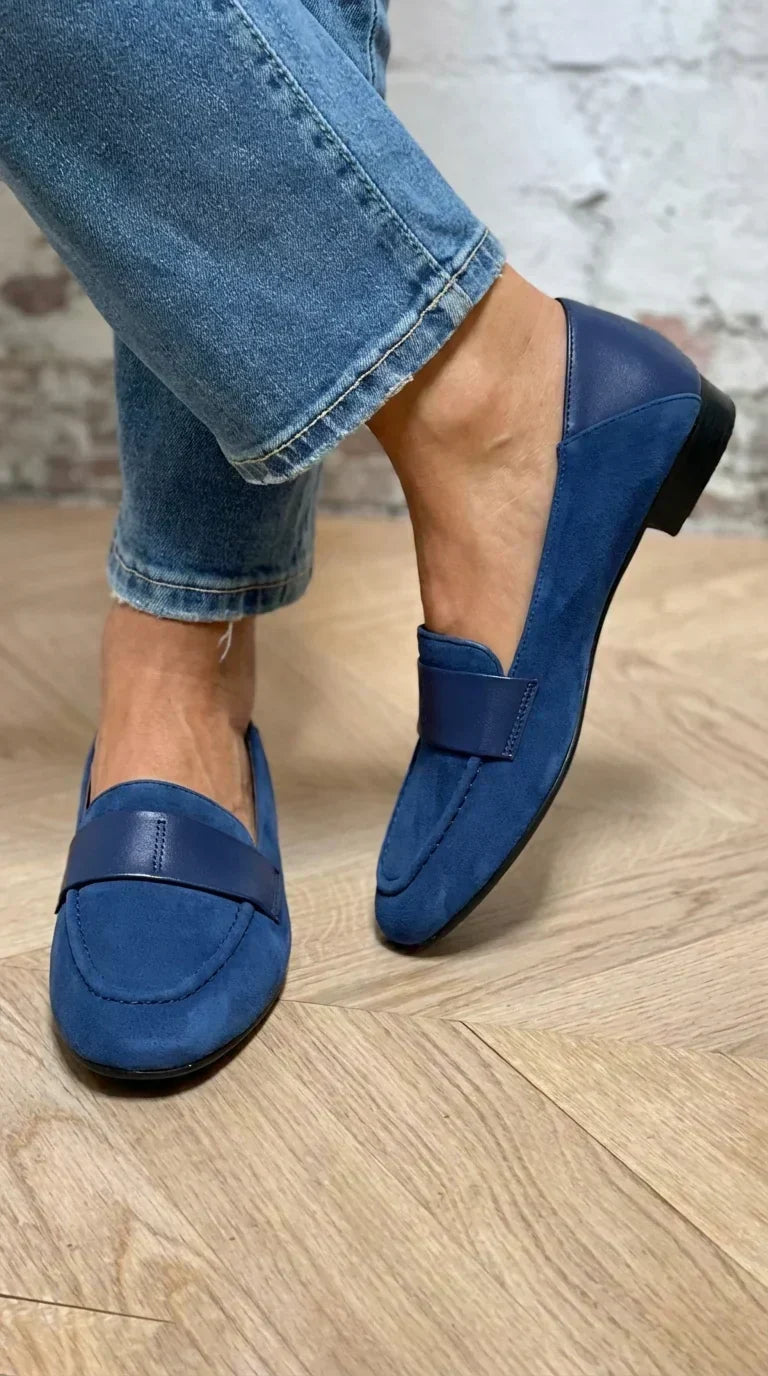 Elra - Mocassim com Tira Larga e Costura Decorativa Frontal