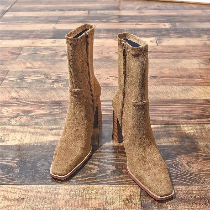 Mila – Botas de salto largo e biqueira quadrada