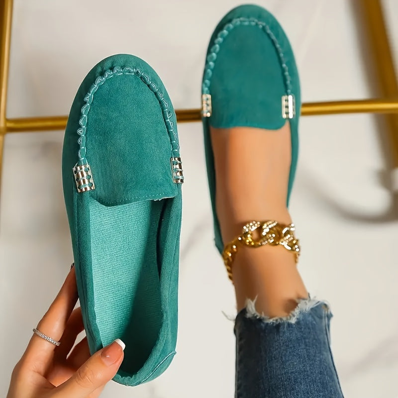 Linda - Mocassim de Condução com Costura Aparente e Detalhe Metálico