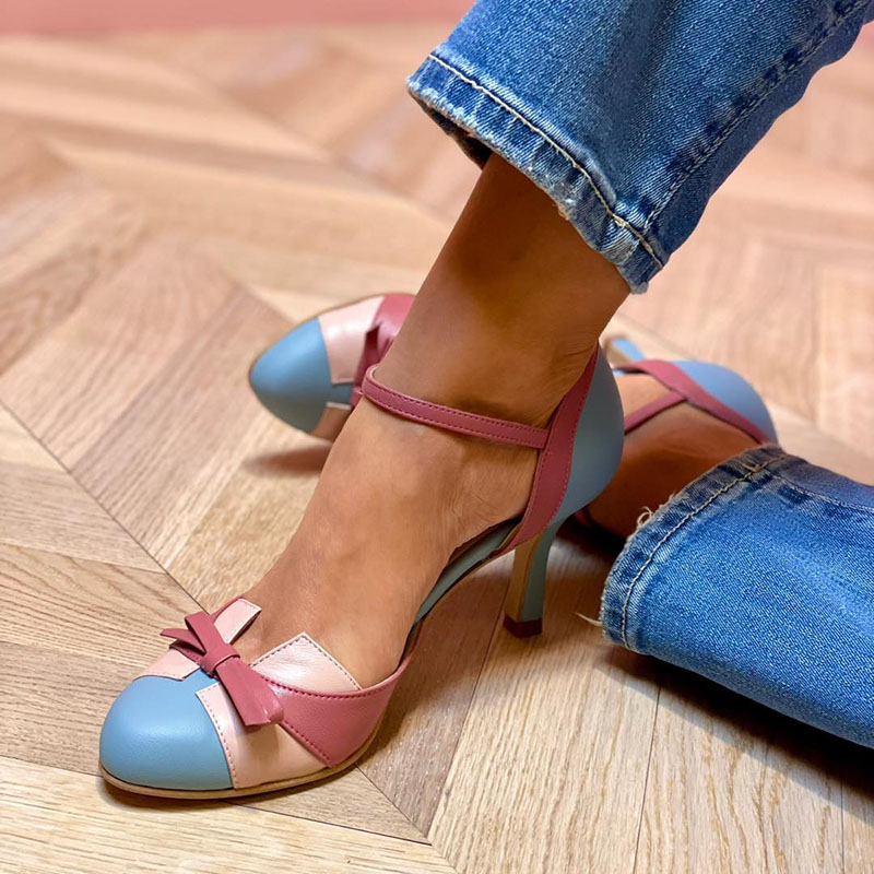 Sandálias coloridas com nó e tiras, com biqueira redonda feminino