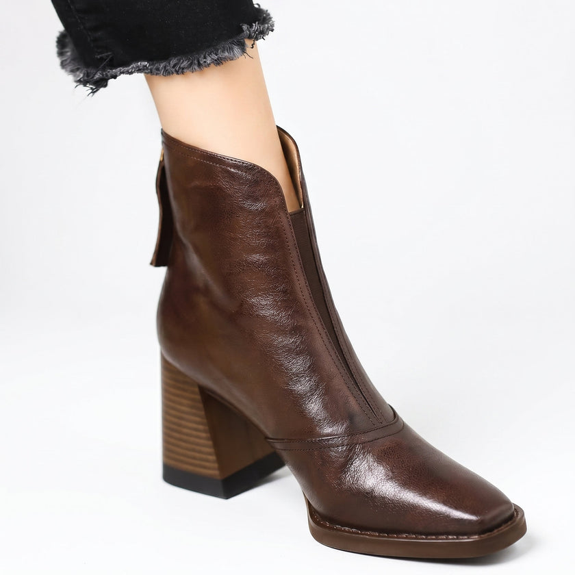 Anaïs – Botins de salto médio e linhas elegantes
