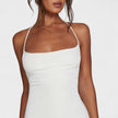 O vestido que celebra curvas feminino