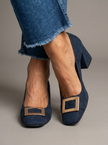 Nadine – Sapatos de salto em camurça com fivela dourada