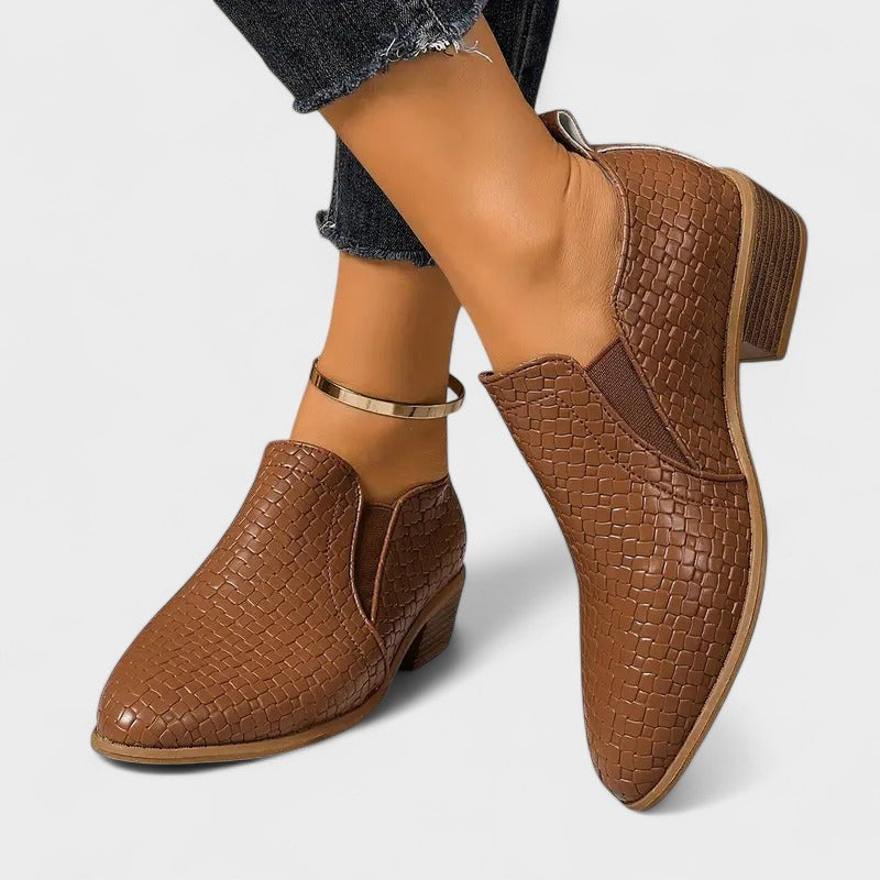 Nora – Sapatos recortados de linhas elegantes