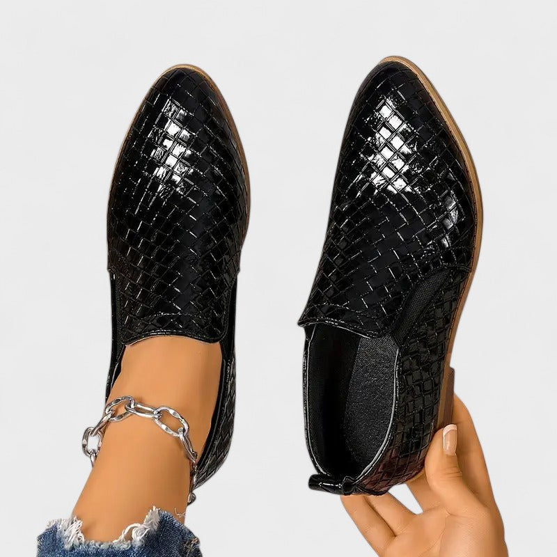 Nora – Sapatos recortados de linhas elegantes