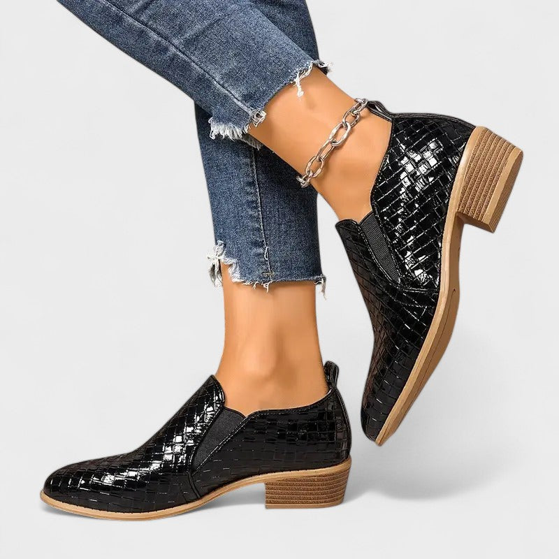 Nora – Sapatos recortados de linhas elegantes