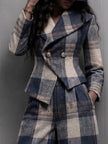 Conjunto Matilde – Blazer Estruturado e Calças Xadrez