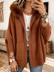 Lara – Cardigan de malha oversized com capuz de pelo