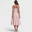 O vestido com corset feminino