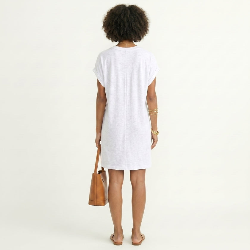 Camila | Vestido Curto Fluído com Decote em V Trabalhado