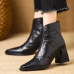 Anaïs – Botins de salto médio e linhas elegantes